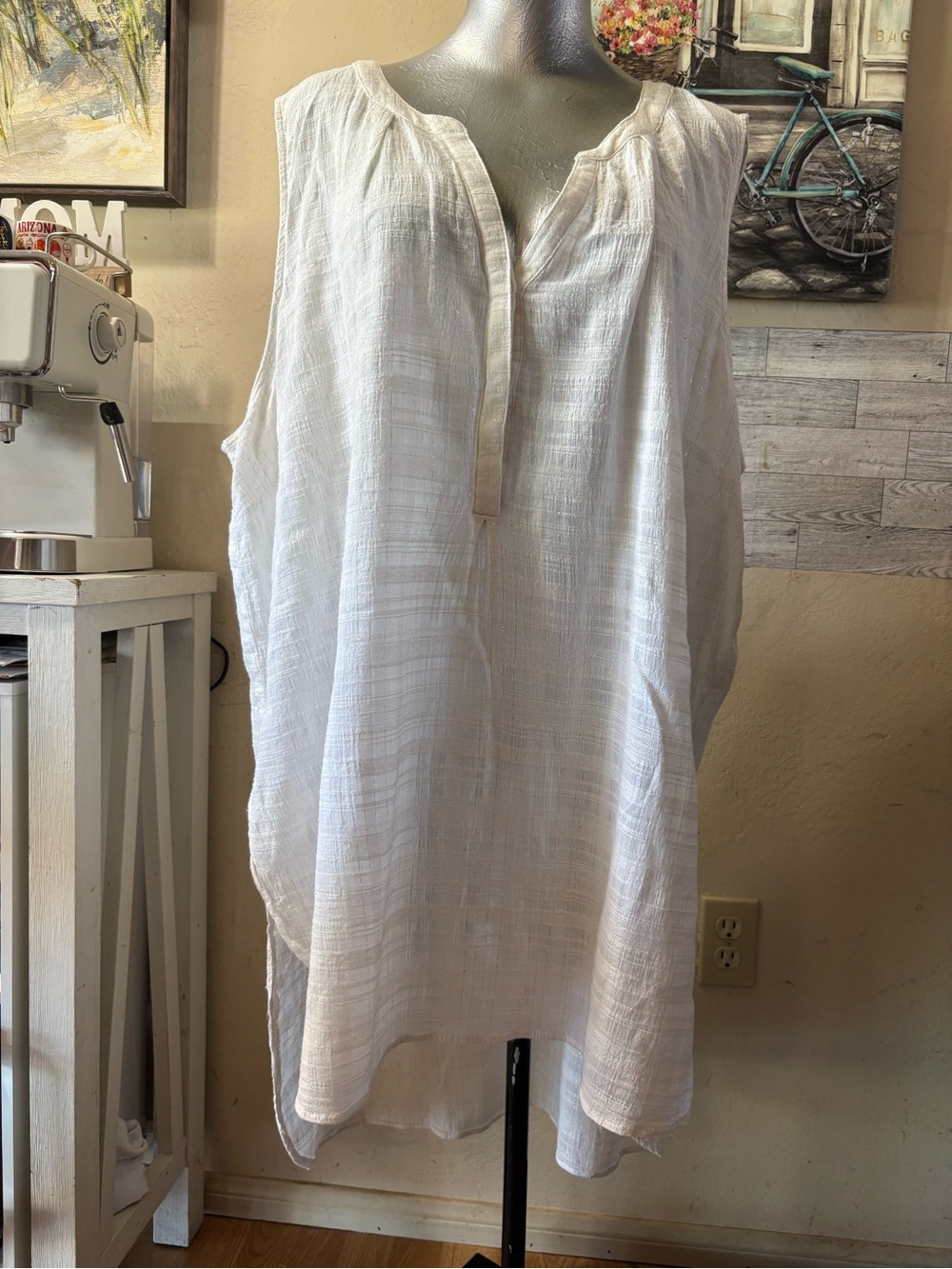 Ava & Viv White Textured Sleeveless Tunic